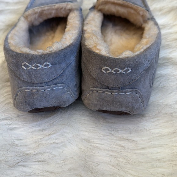 UGG 100% authentic Ansley light grey slipper size 9 - Picture 3 of 6